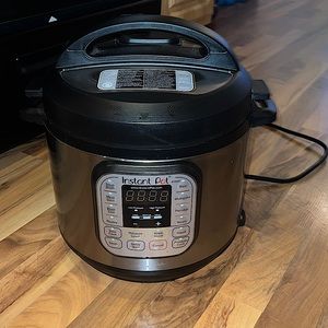 Instant Pot 6qt 9-in-1 Pressure Cooker